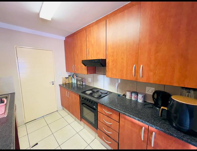 2 BEDROOM APARTMENT FOR SALE IN SONHEUWEL